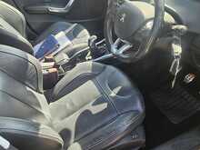 Peugeot 2008 1.6 e-HDi Feline