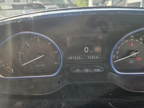 1.6 e-HDi Feline SUV 5dr Diesel Manual Euro 5 (s/s) (Mistral) (115 ps)