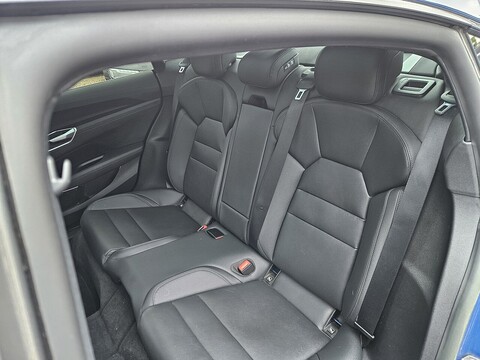 0.0 4dr Saloon Automatic Electric