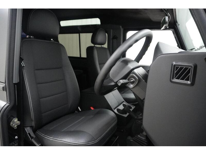 Land Rover Defender 90 Defender 90 2.2 TDCi XS 4WD SWB Euro 5 3dr - U118224