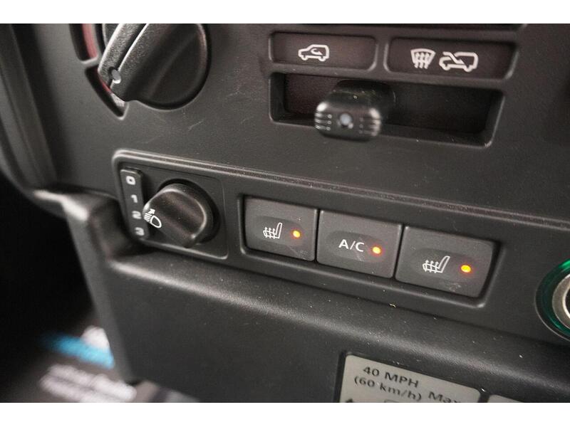 Land Rover Defender 90 Defender 90 2.2 TDCi XS 4WD SWB Euro 5 3dr - U118224