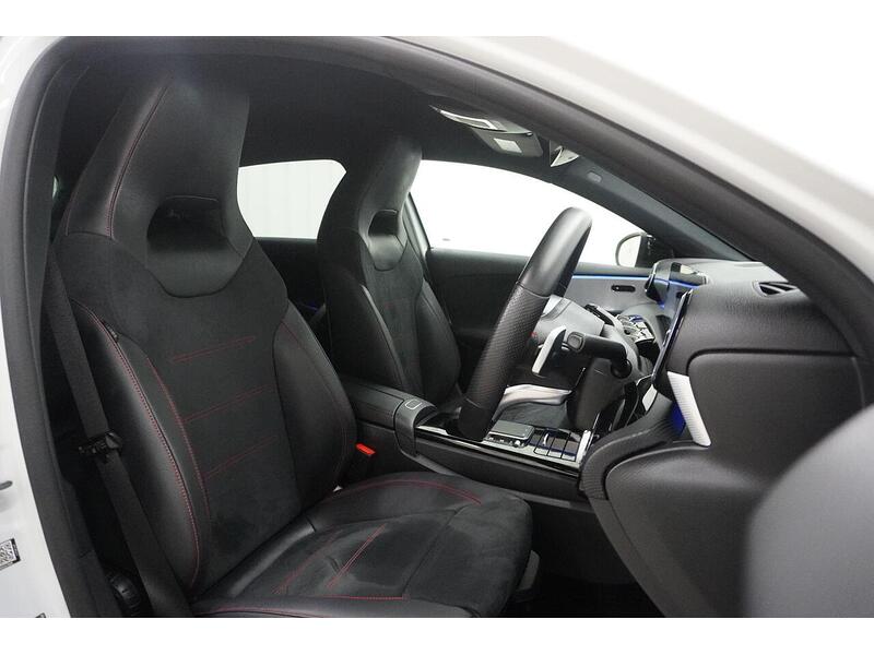 Mercedes-Benz A Class A Class 1.3 A180 AMG Line (Executive) 7G-DCT Euro 6 (s/s) 5dr - U118573