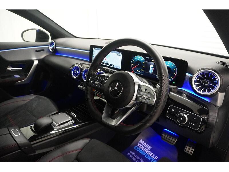 Mercedes-Benz A Class A Class 1.3 A180 AMG Line (Executive) 7G-DCT Euro 6 (s/s) 5dr - U118573