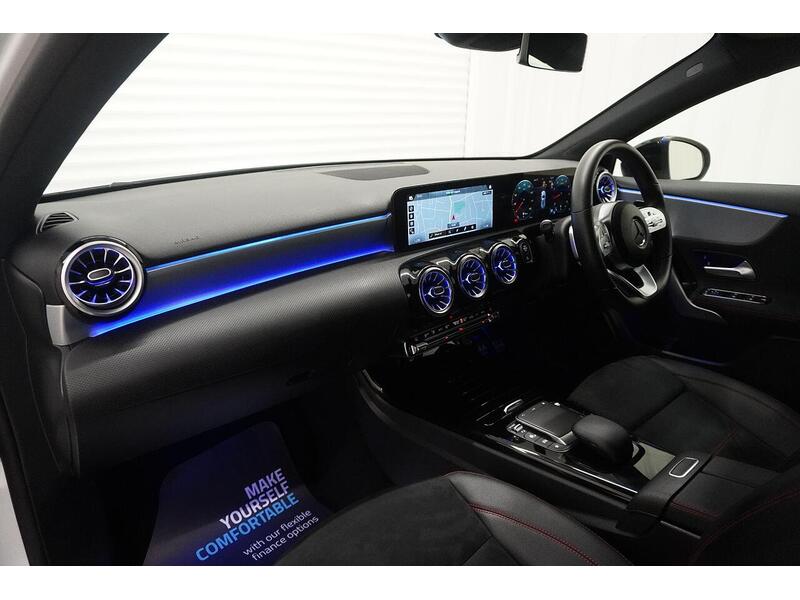 Mercedes-Benz A Class A Class 1.3 A180 AMG Line (Executive) 7G-DCT Euro 6 (s/s) 5dr - U118573