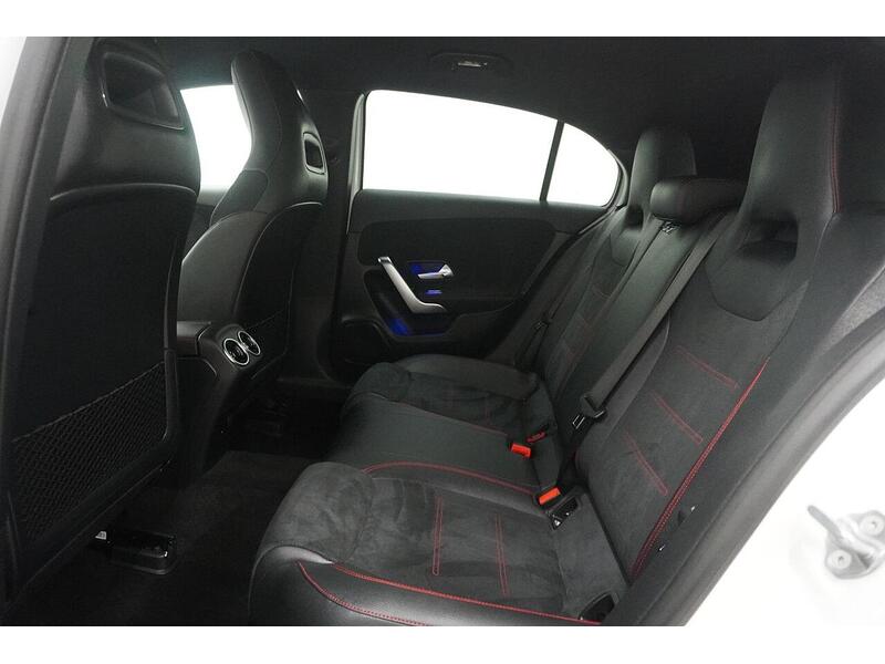 Mercedes-Benz A Class A Class 1.3 A180 AMG Line (Executive) 7G-DCT Euro 6 (s/s) 5dr - U118573