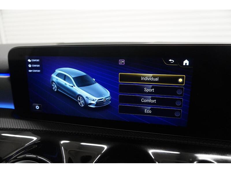 Mercedes-Benz A Class A Class 1.3 A180 AMG Line (Executive) 7G-DCT Euro 6 (s/s) 5dr - U118573