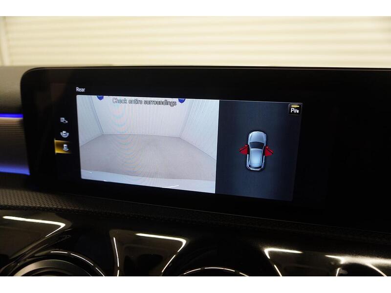 Mercedes-Benz A Class A Class 1.3 A180 AMG Line (Executive) 7G-DCT Euro 6 (s/s) 5dr - U118573
