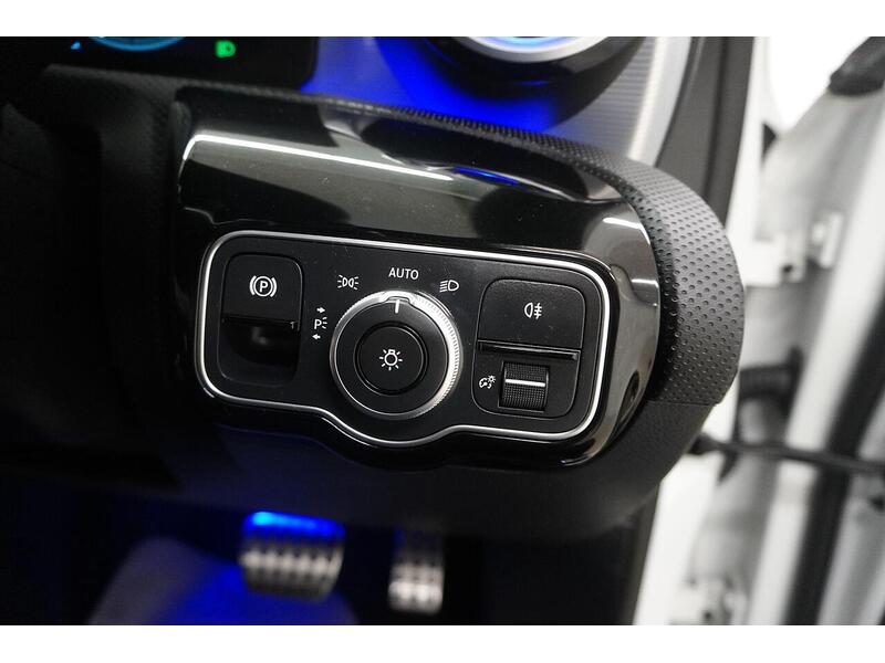 Mercedes-Benz A Class A Class 1.3 A180 AMG Line (Executive) 7G-DCT Euro 6 (s/s) 5dr - U118573