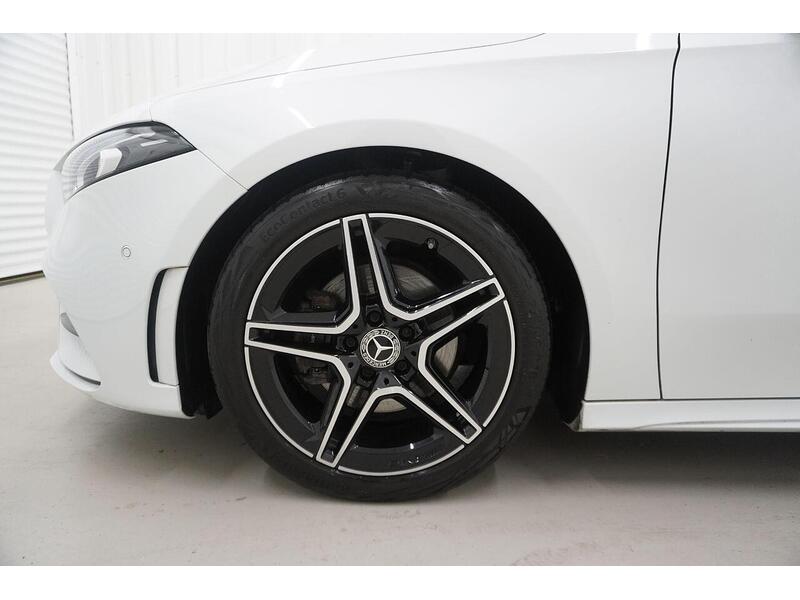 Mercedes-Benz A Class A Class 1.3 A180 AMG Line (Executive) 7G-DCT Euro 6 (s/s) 5dr - U118573