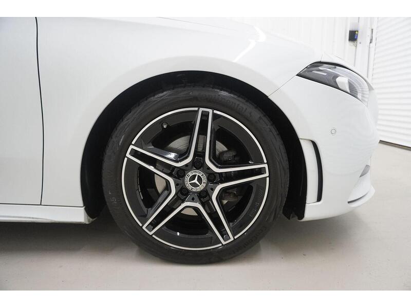 Mercedes-Benz A Class A Class 1.3 A180 AMG Line (Executive) 7G-DCT Euro 6 (s/s) 5dr - U118573