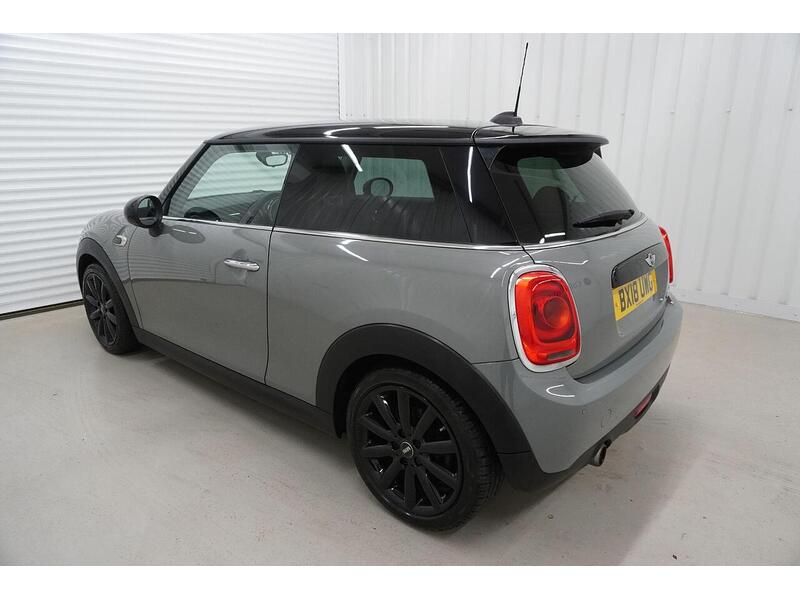 MINI Hatch Hatch 1.5 Cooper Steptronic Euro 6 (s/s) 3dr - U118758