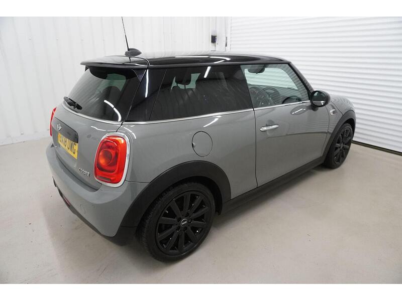 MINI Hatch Hatch 1.5 Cooper Steptronic Euro 6 (s/s) 3dr - U118758