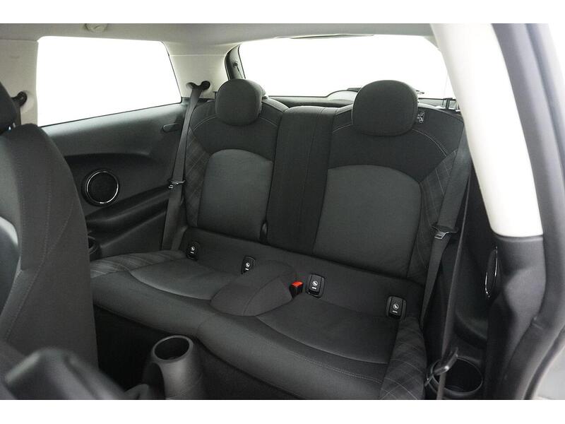 MINI Hatch Hatch 1.5 Cooper Steptronic Euro 6 (s/s) 3dr - U118758