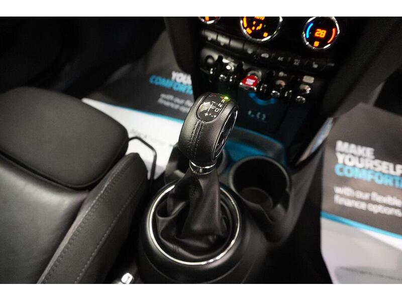MINI Hatch Hatch 1.5 Cooper Steptronic Euro 6 (s/s) 3dr - U118758