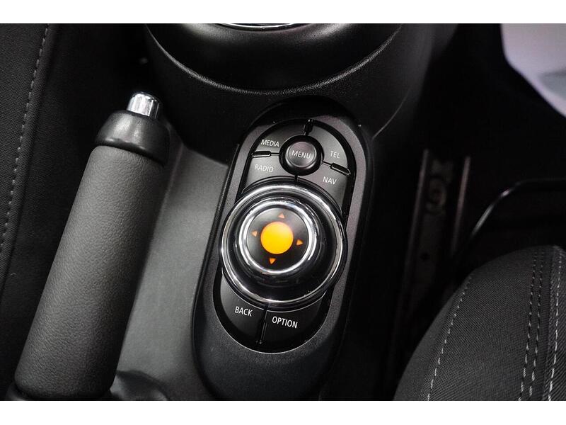 MINI Hatch Hatch 1.5 Cooper Steptronic Euro 6 (s/s) 3dr - U118758