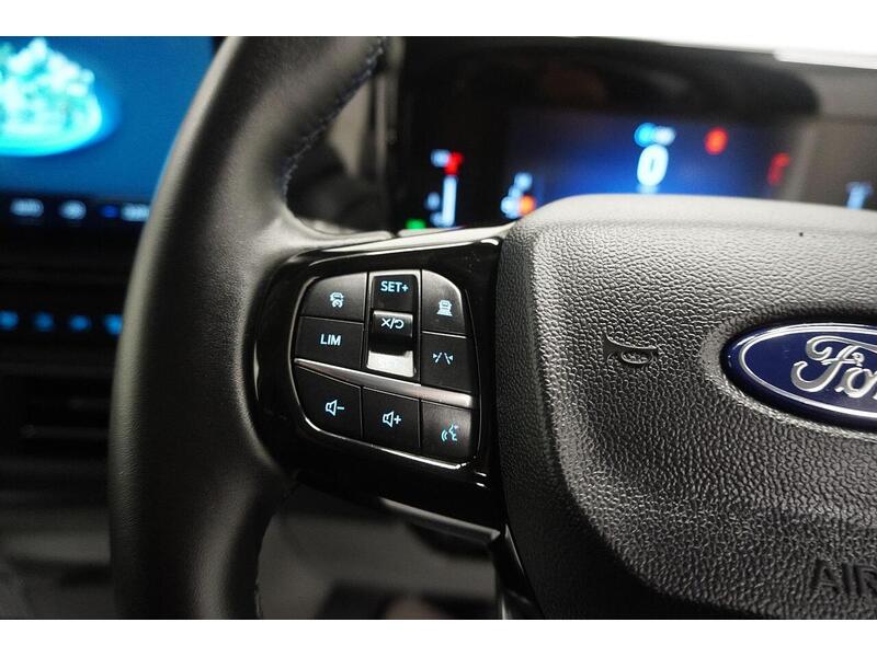 Ford Tourneo Custom Tourneo Custom 2.0 320 EcoBlue Titanium Luxe Auto L2 Euro 6 (s/s) 5dr - U118761