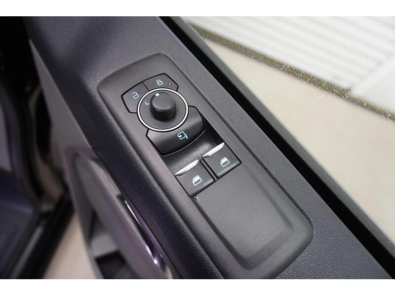 Ford Tourneo Custom Tourneo Custom 2.0 320 EcoBlue Titanium Luxe Auto L2 Euro 6 (s/s) 5dr - U118761