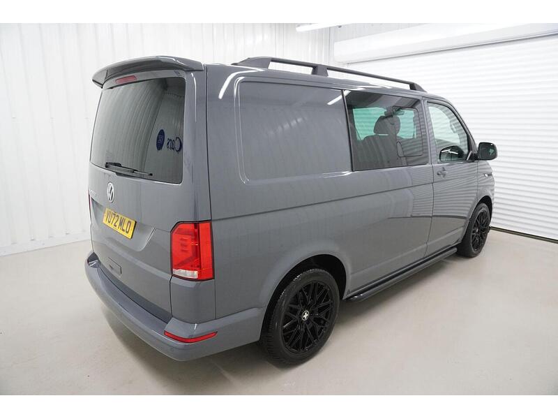 Volkswagen Transporter Transporter 2.0 TDI T32 Highline Kombi DSG FWD SWB Euro 6 (s/s) 5dr - U118820