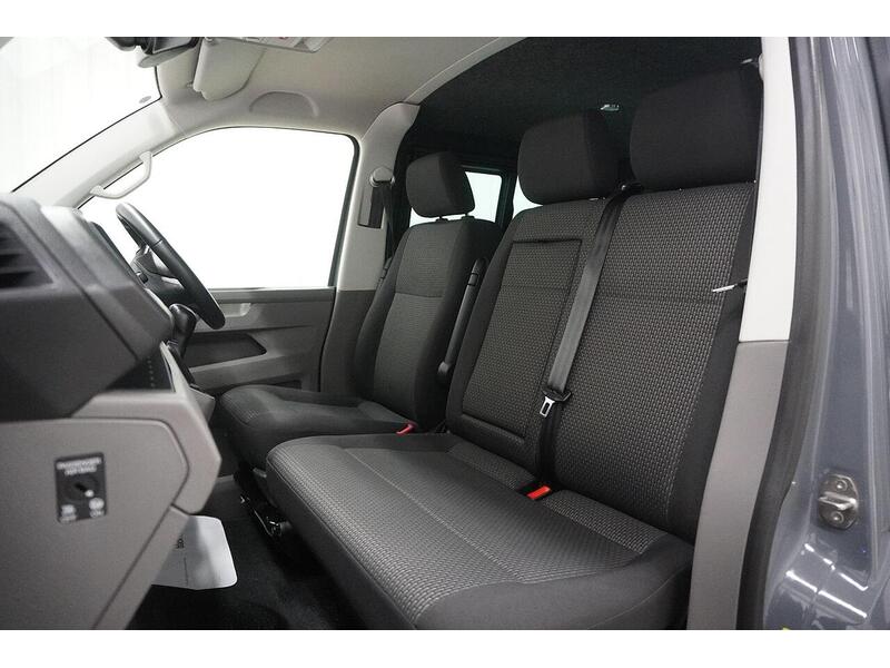 Volkswagen Transporter Transporter 2.0 TDI T32 Highline Kombi DSG FWD SWB Euro 6 (s/s) 5dr - U118820