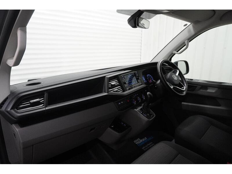 Volkswagen Transporter Transporter 2.0 TDI T32 Highline Kombi DSG FWD SWB Euro 6 (s/s) 5dr - U118820