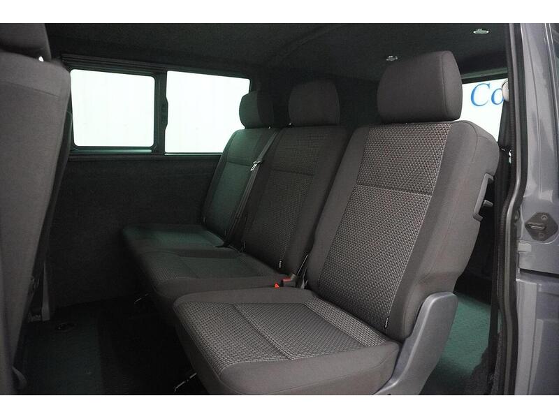 Volkswagen Transporter Transporter 2.0 TDI T32 Highline Kombi DSG FWD SWB Euro 6 (s/s) 5dr - U118820