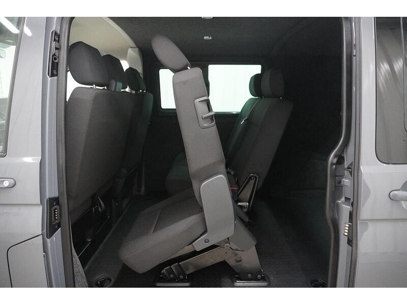 Volkswagen Transporter Transporter 2.0 TDI T32 Highline Kombi DSG FWD SWB Euro 6 (s/s) 5dr - U118820