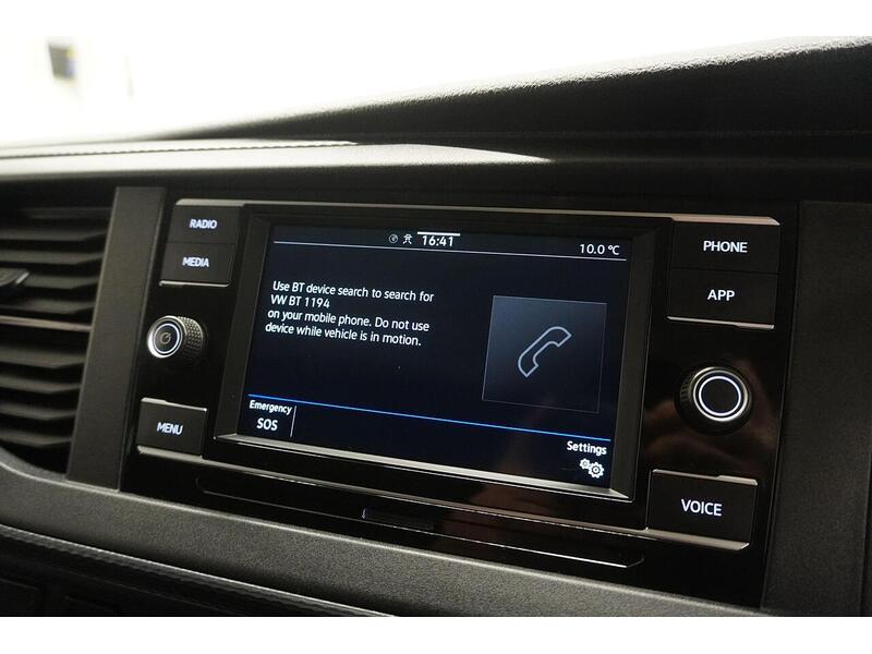 Volkswagen Transporter Transporter 2.0 TDI T32 Highline Kombi DSG FWD SWB Euro 6 (s/s) 5dr - U118820