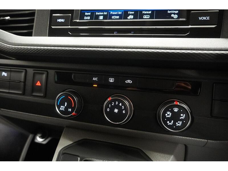 Volkswagen Transporter Transporter 2.0 TDI T32 Highline Kombi DSG FWD SWB Euro 6 (s/s) 5dr - U118820