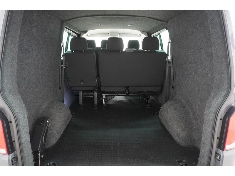 Volkswagen Transporter Transporter 2.0 TDI T32 Highline Kombi DSG FWD SWB Euro 6 (s/s) 5dr - U118820