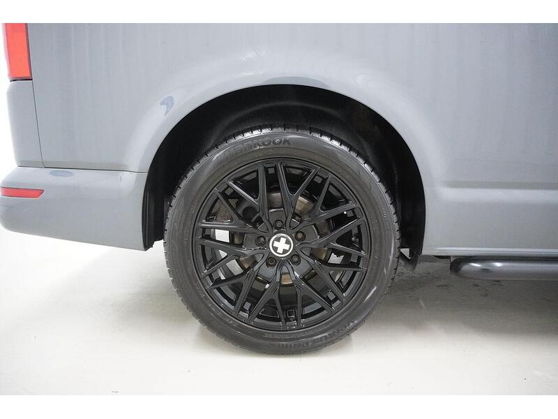 Volkswagen Transporter Transporter 2.0 TDI T32 Highline Kombi DSG FWD SWB Euro 6 (s/s) 5dr - U118820