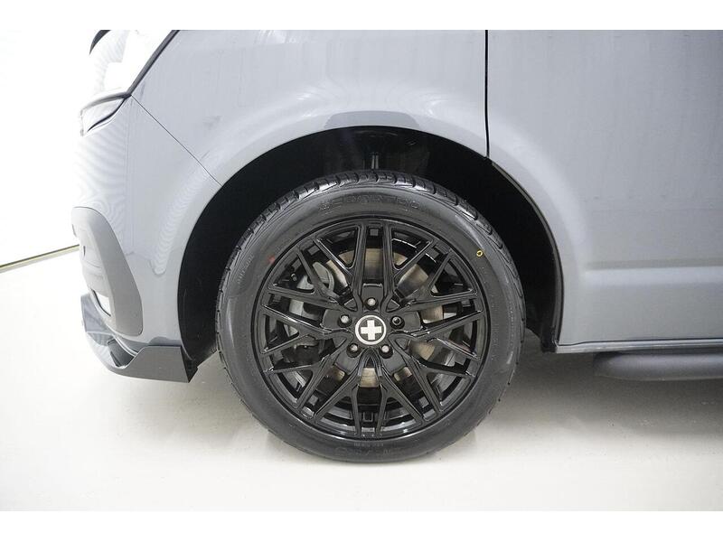 Volkswagen Transporter Transporter 2.0 TDI T32 Highline Kombi DSG FWD SWB Euro 6 (s/s) 5dr - U118820