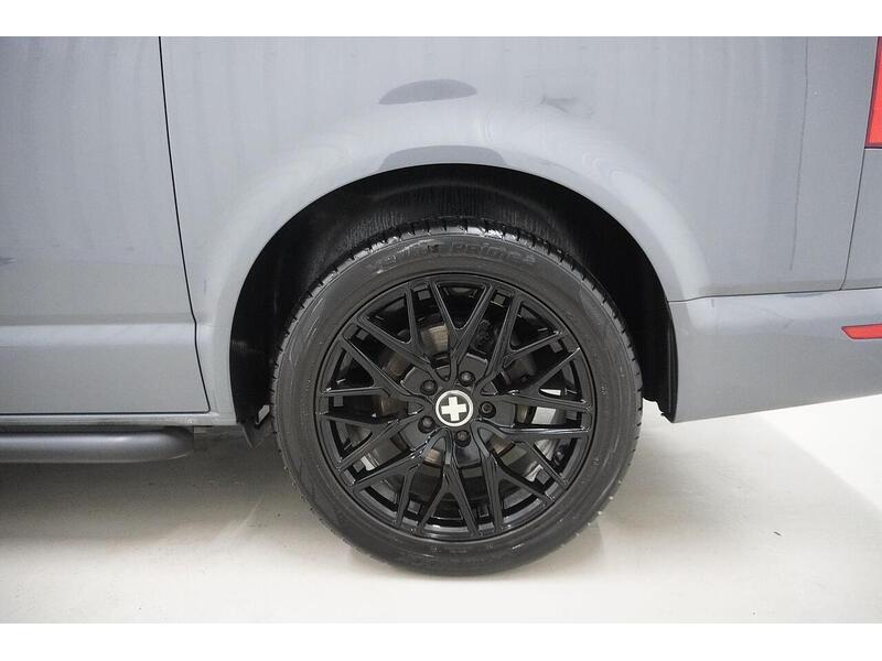 Volkswagen Transporter Transporter 2.0 TDI T32 Highline Kombi DSG FWD SWB Euro 6 (s/s) 5dr - U118820