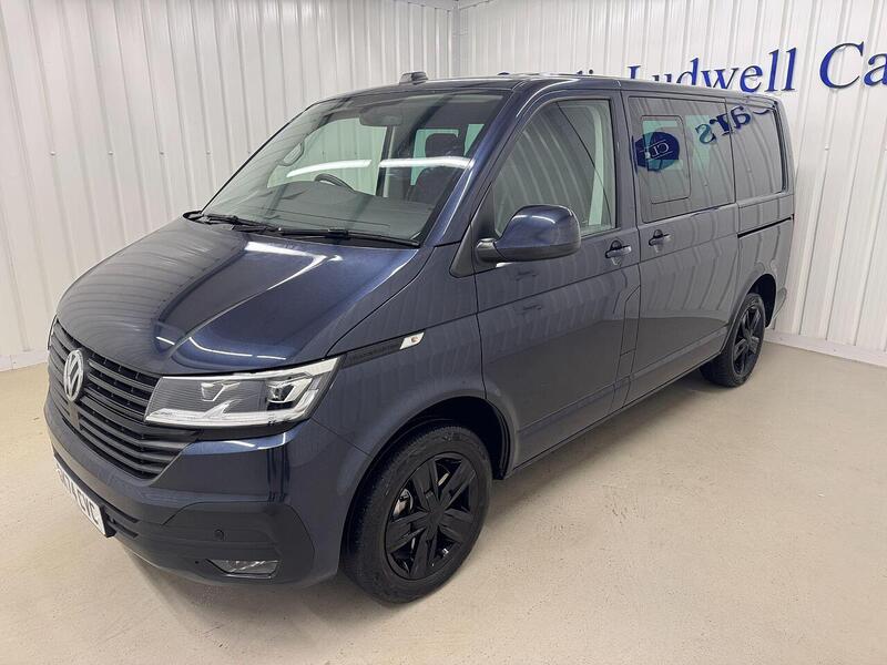 Volkswagen Transporter Transporter 2.0 TDI T32 Highline Kombi DSG FWD SWB Euro 6 (s/s) 5dr - U118874