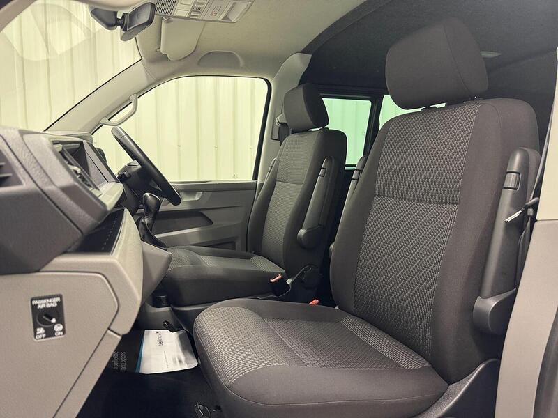 Volkswagen Transporter Transporter 2.0 TDI T32 Highline Kombi DSG FWD SWB Euro 6 (s/s) 5dr - U118874
