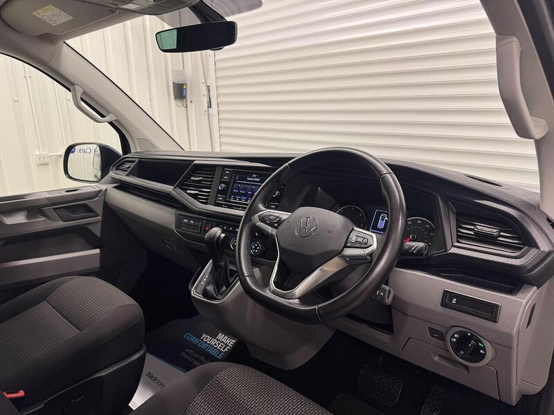 Volkswagen Transporter Transporter 2.0 TDI T32 Highline Kombi DSG FWD SWB Euro 6 (s/s) 5dr - U118874