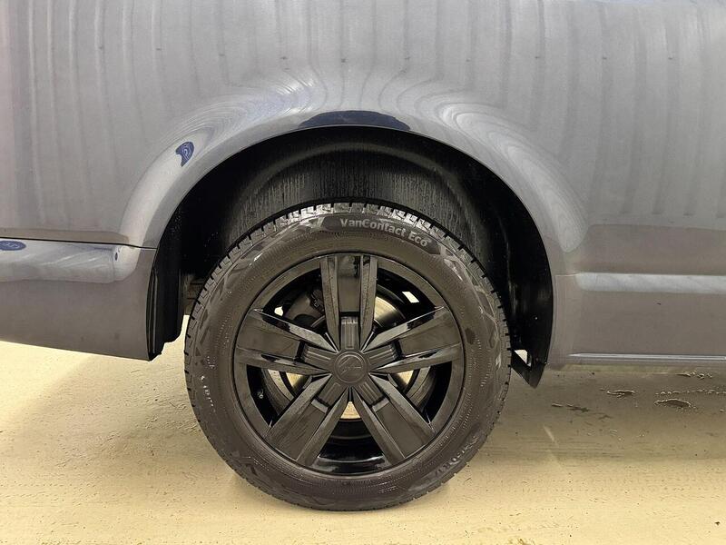 Volkswagen Transporter Transporter 2.0 TDI T32 Highline Kombi DSG FWD SWB Euro 6 (s/s) 5dr - U118874