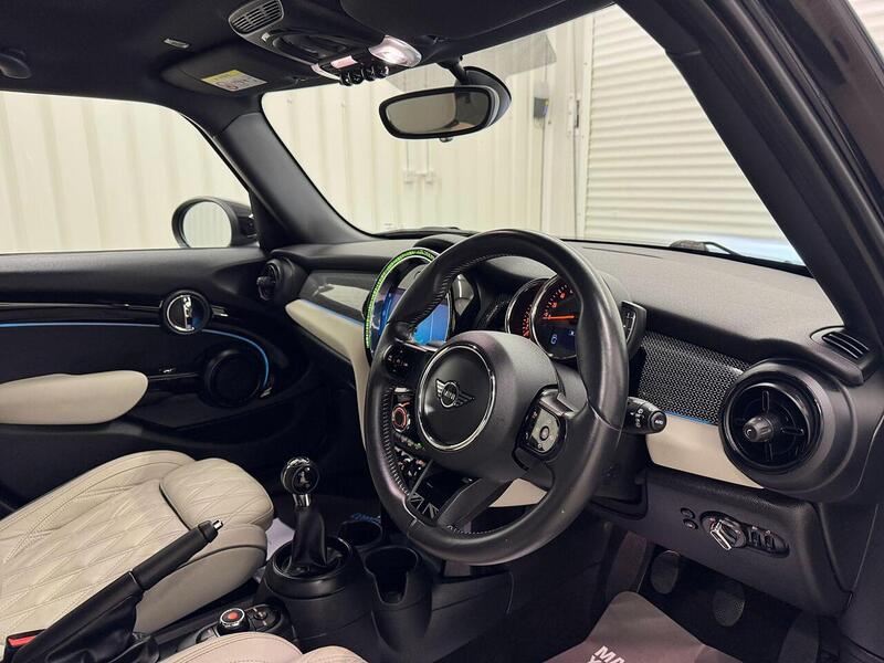 MINI Hatch Hatch 2.0 Cooper S Exclusive Euro 6 (s/s) 5dr - U118921