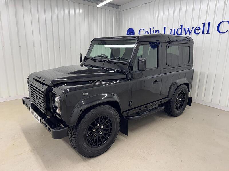 Land Rover Defender 90 Defender 90 2.2 TDCi XS Station Wagon 4WD SWB Euro 5 3dr - U118926
