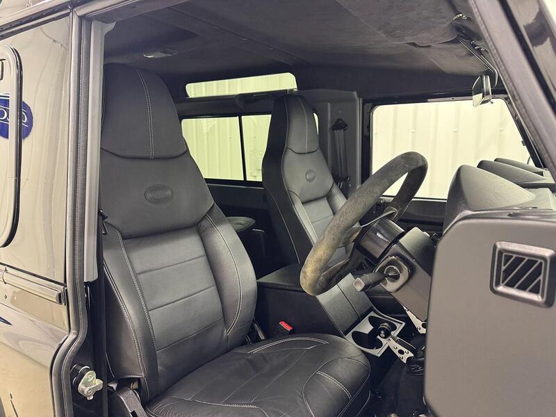 Land Rover Defender 90 Defender 90 2.2 TDCi XS Station Wagon 4WD SWB Euro 5 3dr - U118926