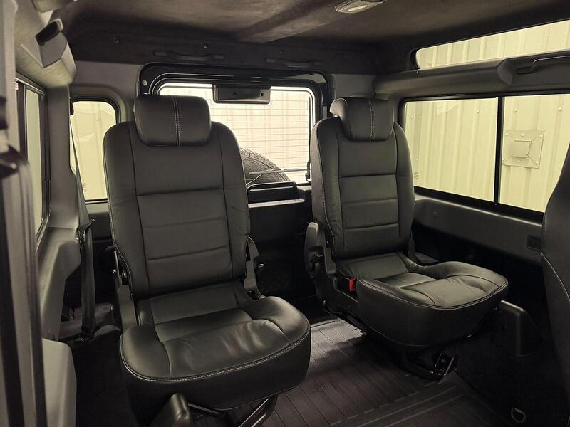 Land Rover Defender 90 Defender 90 2.2 TDCi XS Station Wagon 4WD SWB Euro 5 3dr - U118926