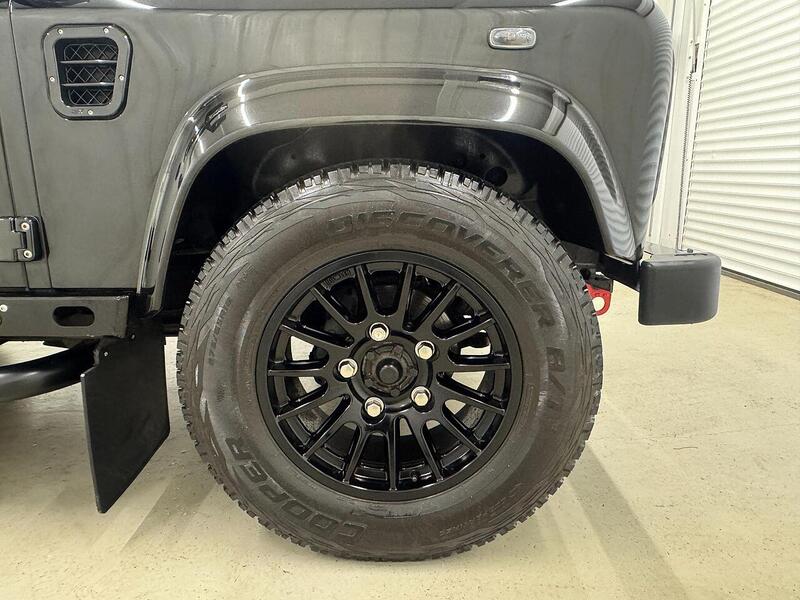Land Rover Defender 90 Defender 90 2.2 TDCi XS Station Wagon 4WD SWB Euro 5 3dr - U118926