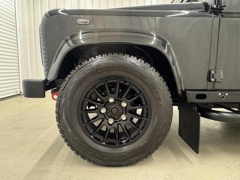Land Rover Defender 90 Defender 90 2.2 TDCi XS Station Wagon 4WD SWB Euro 5 3dr - U118926