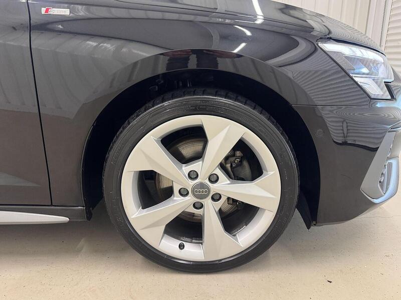 Audi A3 A3 1.5 TFSI 35 S line Euro 6 (s/s) 4dr - U118990