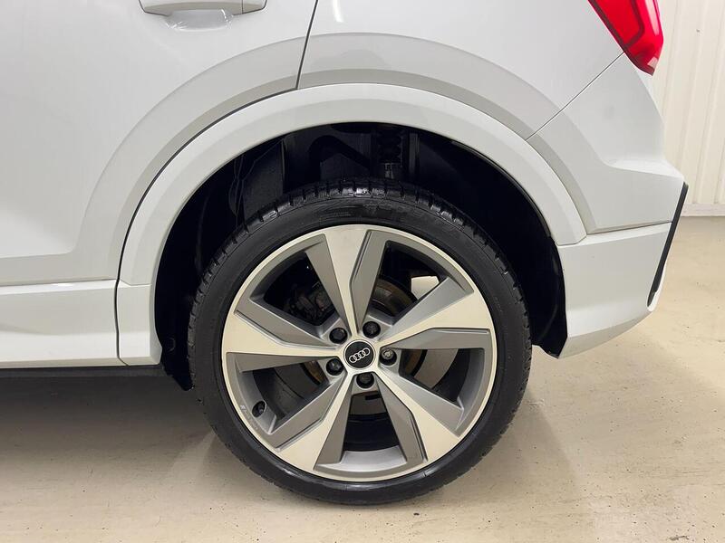 Audi Q2 Q2 1.5 TFSI CoD 35 Black Edition Euro 6 (s/s) 5dr - U119004