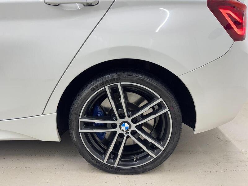 BMW 1 Series 1 Series 1.5 118i GPF M Sport Shadow Edition Euro 6 (s/s) 5dr - U119032
