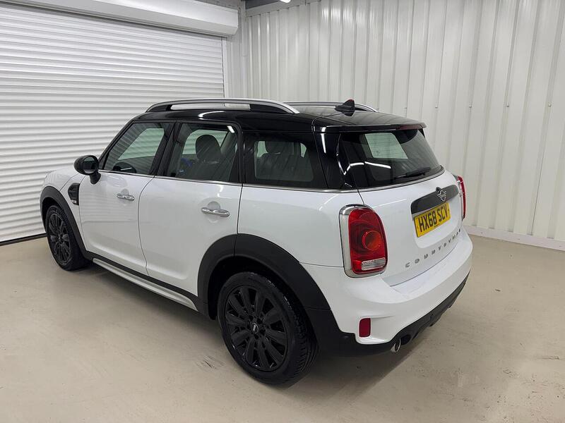 MINI Countryman Countryman 2.0 Cooper D Euro 6 (s/s) 5dr - U119047