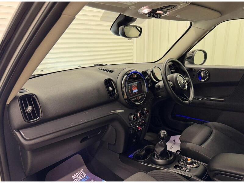 MINI Countryman Countryman 2.0 Cooper D Euro 6 (s/s) 5dr - U119047