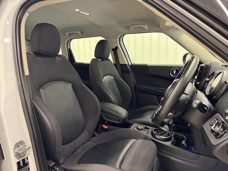 MINI Countryman Countryman 2.0 Cooper D Euro 6 (s/s) 5dr - U119047