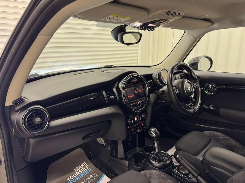 MINI Hatch Hatch 2.0 Cooper S Auto Euro 6 (s/s) 3dr - U119063