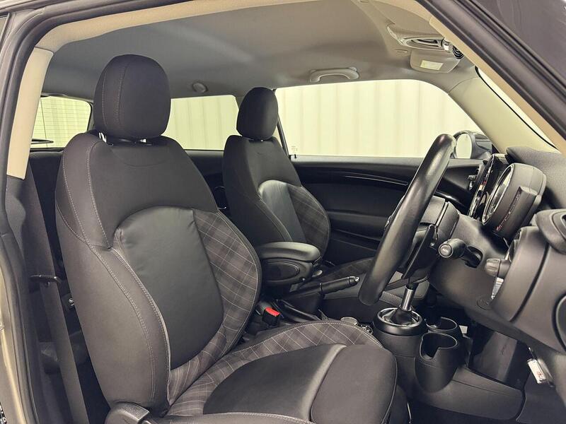 MINI Hatch Hatch 2.0 Cooper S Auto Euro 6 (s/s) 3dr - U119063